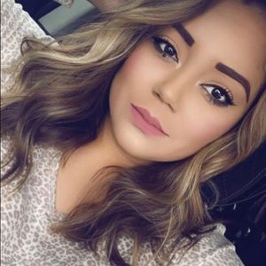 Meet your Posher, Alma